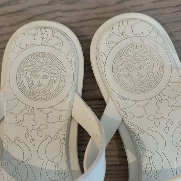 Versace sandals size 35 - Picture 4 of 6
